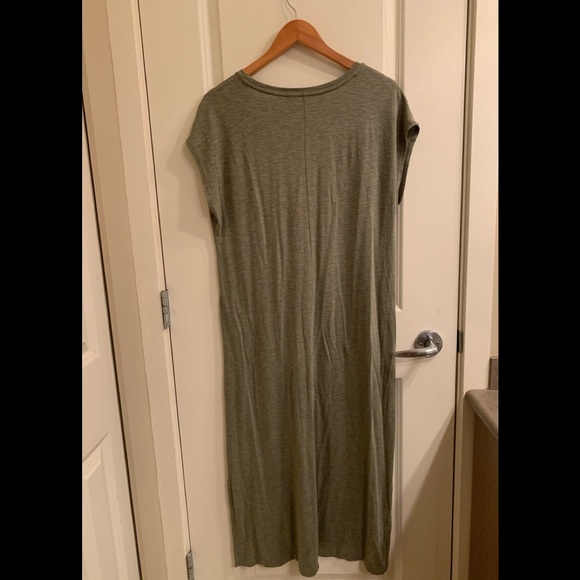 New without tag summer dress - Picture 2 of 3